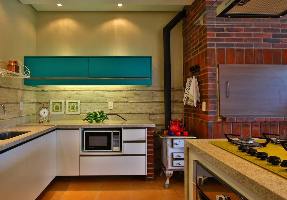 Cozinha Gourmet, Recyklare Projetos de Arquitetura , Restauro & Conservação Recyklare Projetos de Arquitetura , Restauro & Conservação Cozinhas rústicas Derivados de madeira Transparente