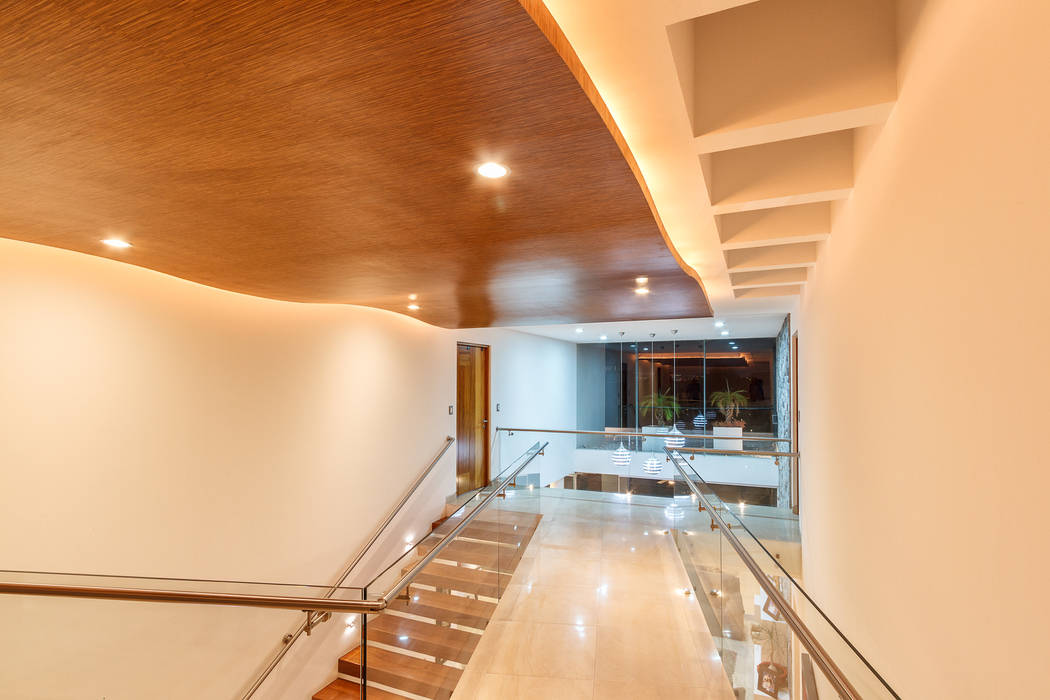 homify Corredores, halls e escadas modernos