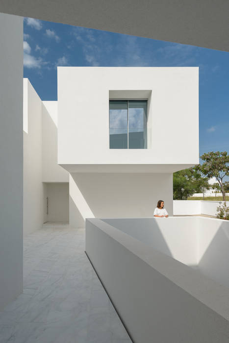 Habitações unifamiliares modernas na natureza, Corpo Atelier Corpo Atelier Casas modernas