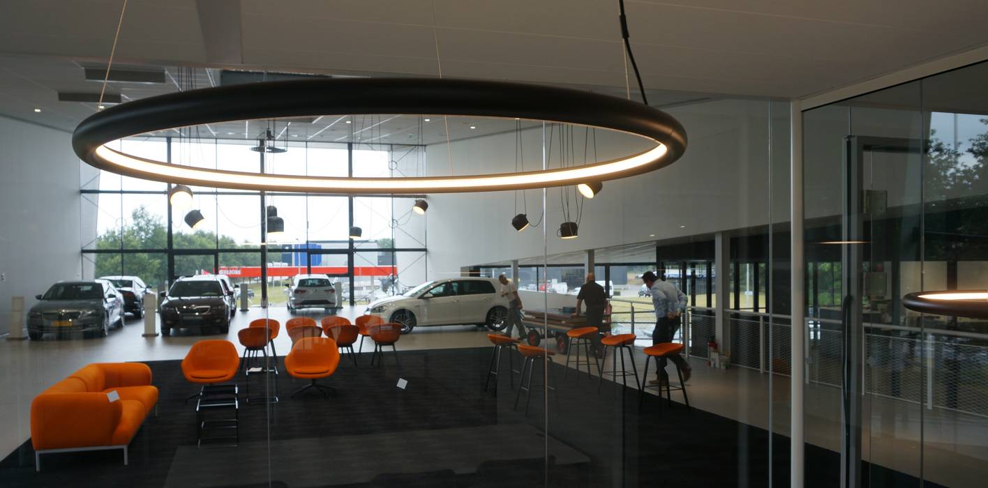 VW showroom, AID Interieur Architecten AID Interieur Architecten مساحات تجارية معارض سيارات