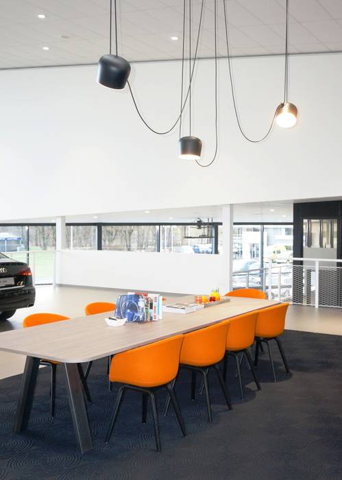 VW showroom, AID Interieur Architecten AID Interieur Architecten Espacios comerciales Concesionarios
