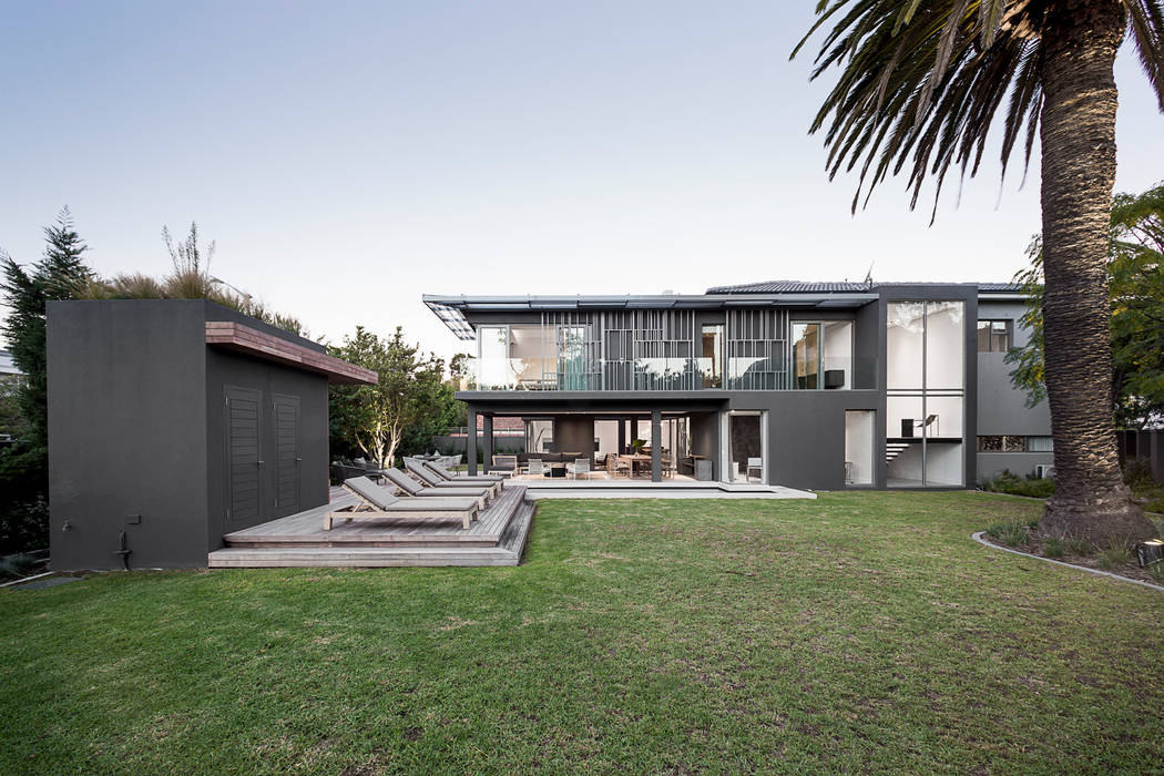 Family Home, Cape Town GSQUARED architects Modern garden Glass