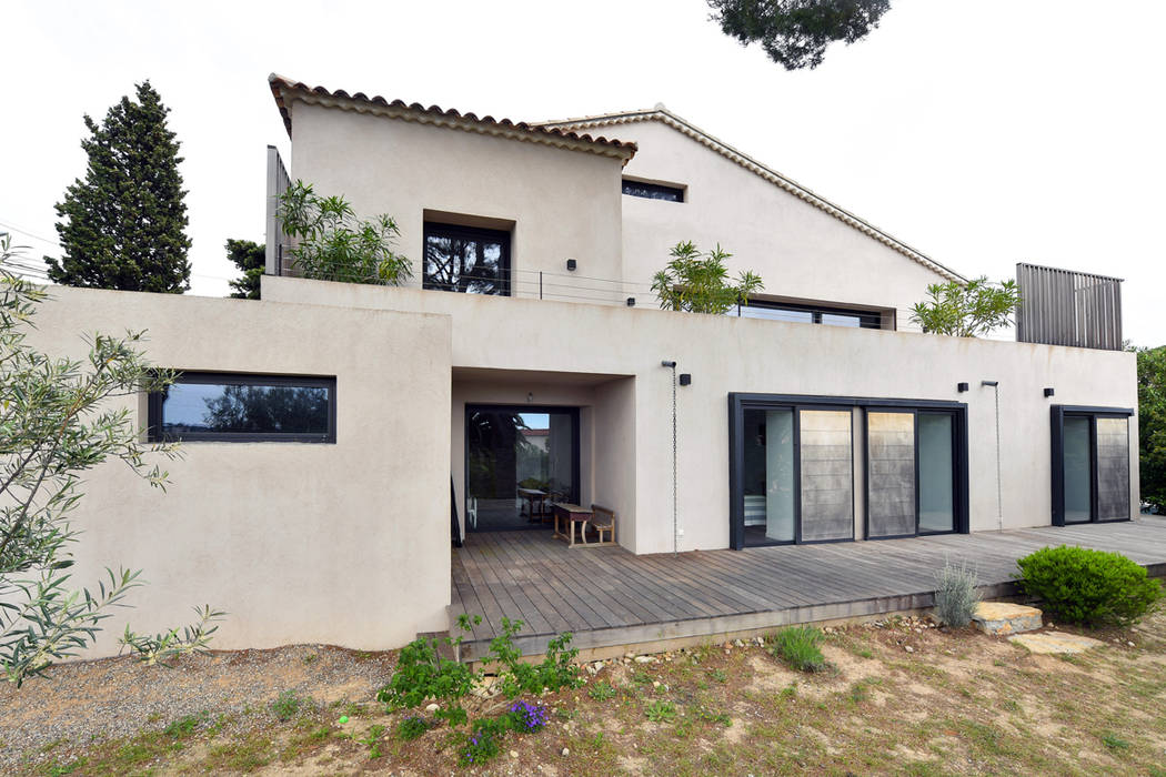 Réinvention / Sanary / mer, Atelier Jean GOUZY Atelier Jean GOUZY Mediterranean style houses