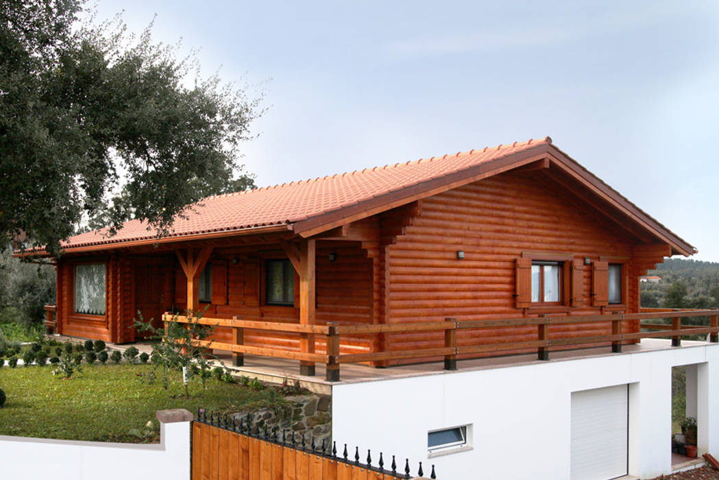 Casa no Sardoal, RUSTICASA RUSTICASA Chalets & maisons en bois Bois massif Multicolore