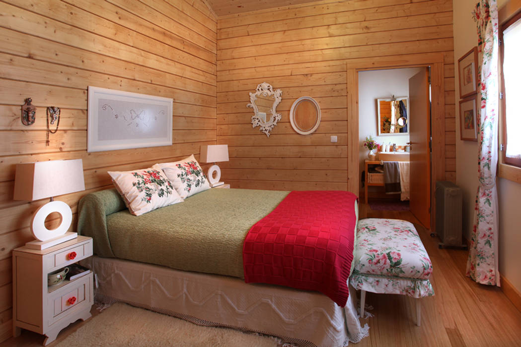 Casa no Sardoal, RUSTICASA RUSTICASA Rustic style bedroom Solid Wood Multicolored