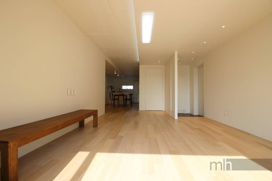monohus project 단순한 집 , minimalhouse minimalhouse Minimalist Multimedya Odası