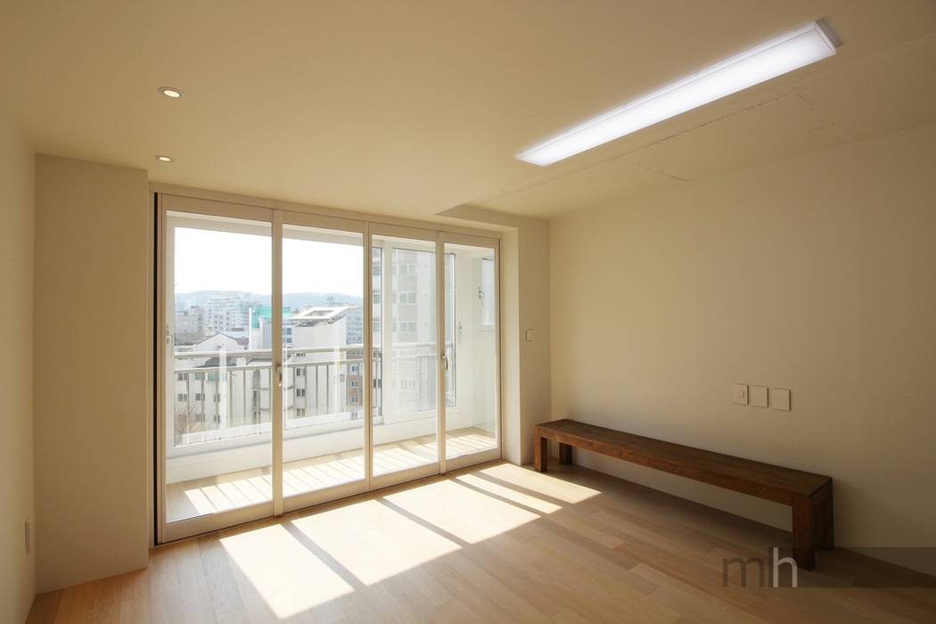 monohus project 단순한 집 , minimalhouse minimalhouse Salas multimedia de estilo minimalista