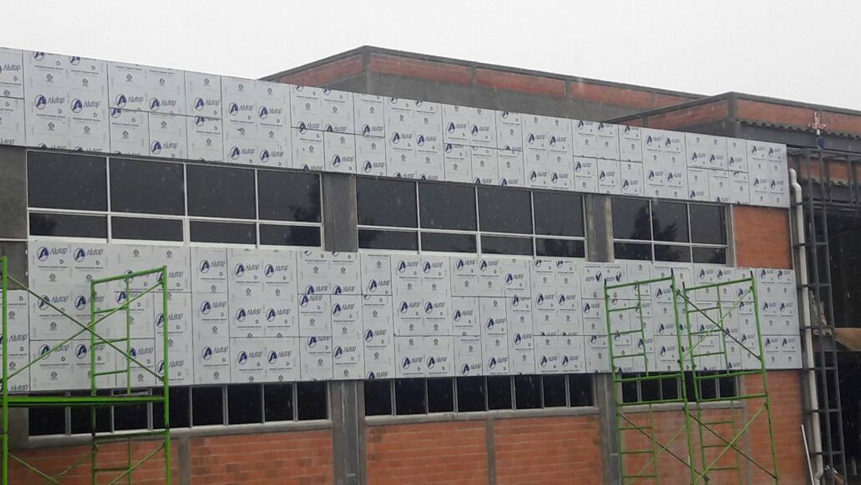 Proyectos Monumentales, D81 Instaladora de Panel D81 Instaladora de Panel Modern houses Aluminium/Zinc