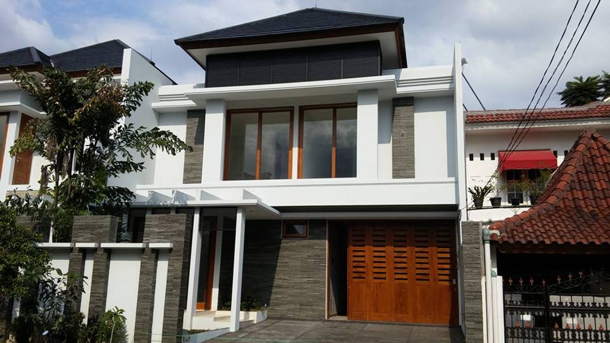 Rumah Bergaya Bali Modern di Cinere, Studio JAJ Studio JAJ Egzotyczne domy