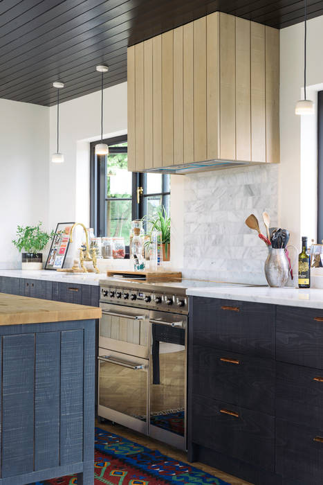 The Kent Kitchen by deVOL deVOL Kitchens Nhà bếp phong cách mộc mạc Gỗ Wood effect