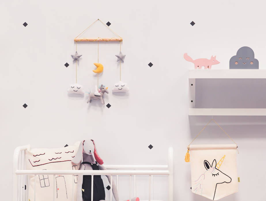 Quartinhos Minimalistas, Adot Arte e Decoração Adot Arte e Decoração Nursery/kid’s room Accessories & decoration
