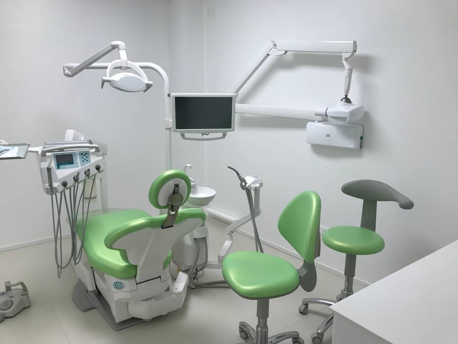 Centro odontoiatrico MARENZA Planning Spazi commerciali MDF cliniche san severo,foggia,dentista,design,Cliniche