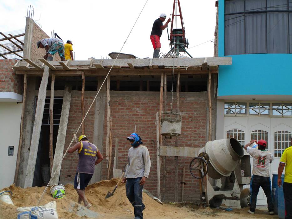 VIVIENDA UNIFAMILIAR - CHICLAYO, CN y Arquitectos CN y Arquitectos Ruang Komersial Kantor & toko