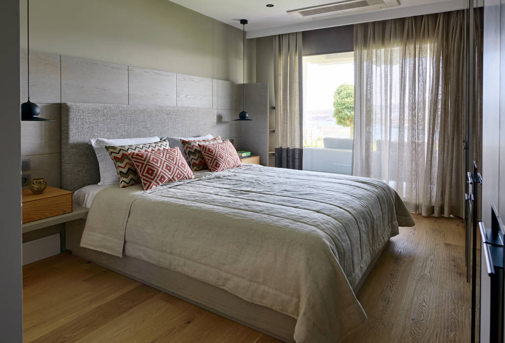 GUNDOGAN SUMMER HOUSE Esra Kazmirci Mimarlik Modern style bedroom