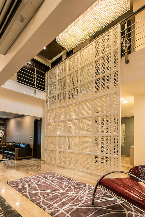 Jali Studio An-V-Thot Architects Pvt. Ltd. Modern corridor, hallway & stairs