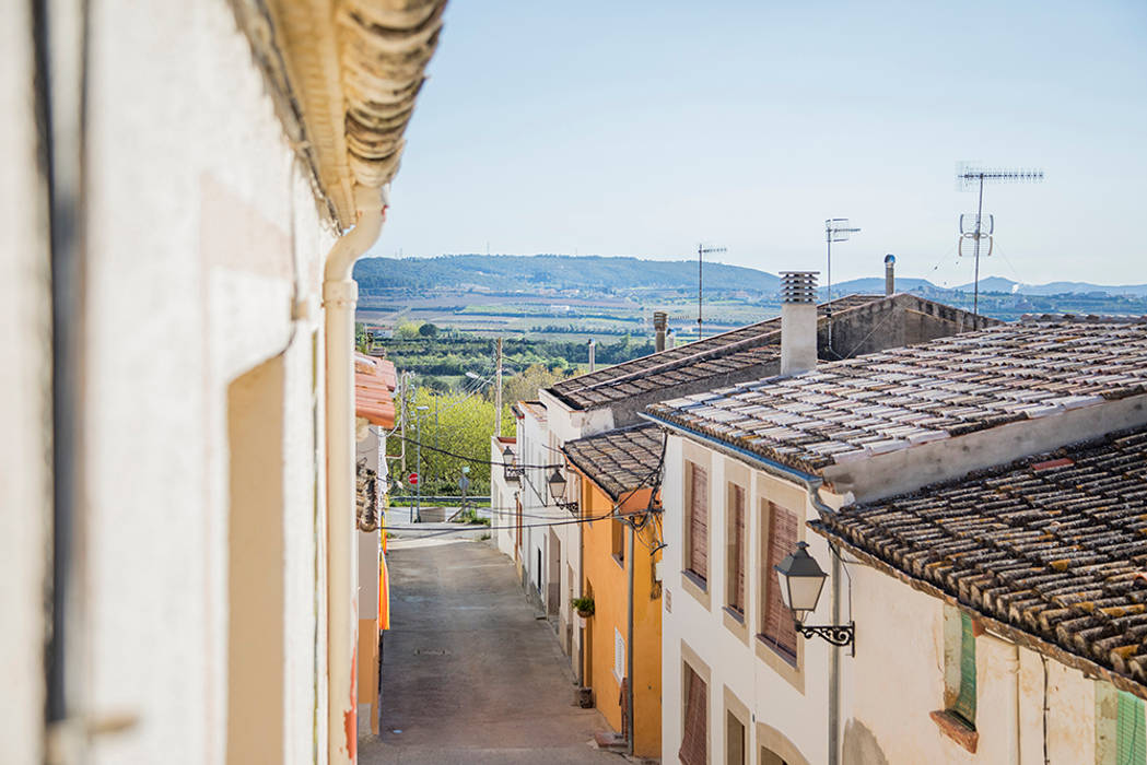 Casa en Sant Pau d'Ordal, Silvia R. Mallafré Silvia R. Mallafré Casas de estilo rural vivienda,rehabilitación,interiorismo,arquitectura,fachada