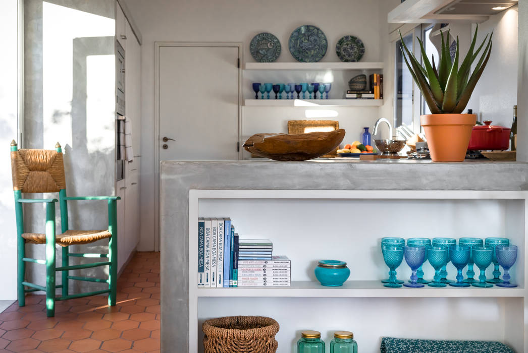 Remodelação e decoração de Cozinha Algarvia Cozinhas mediterrânicas por The Interiors Online Mediterrânico