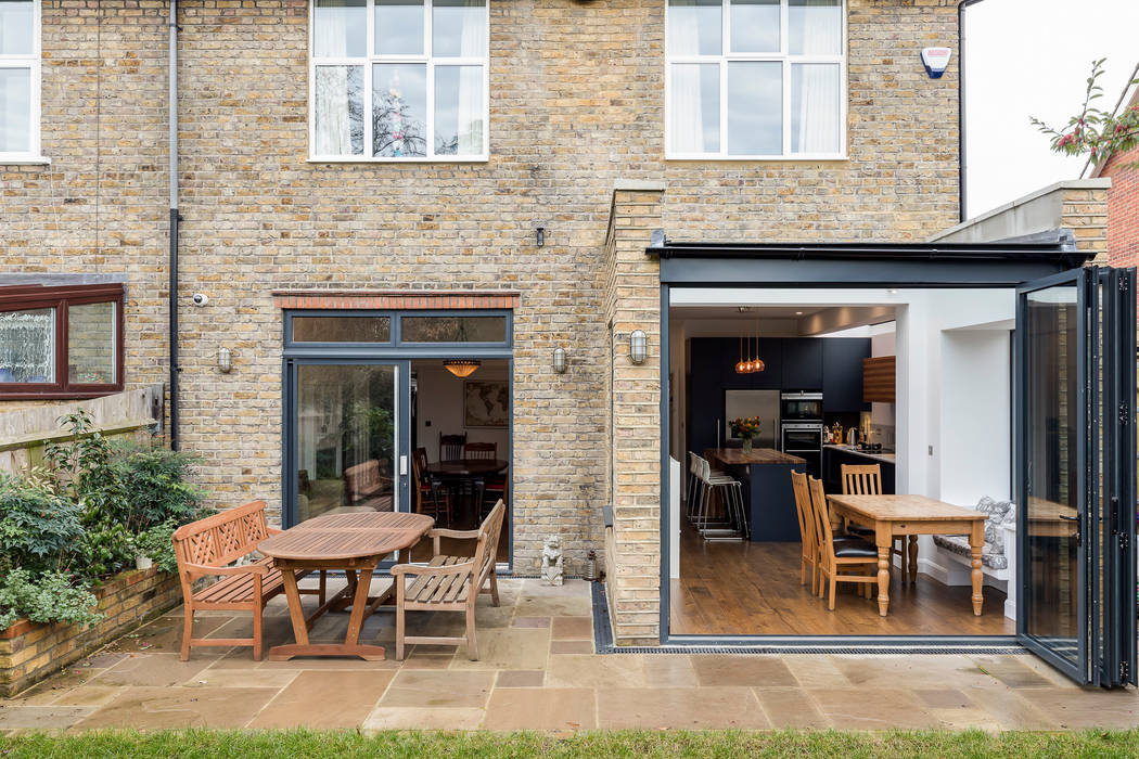 Vicarage Rd London SW14:  Houses by VCDesign Architectural Services