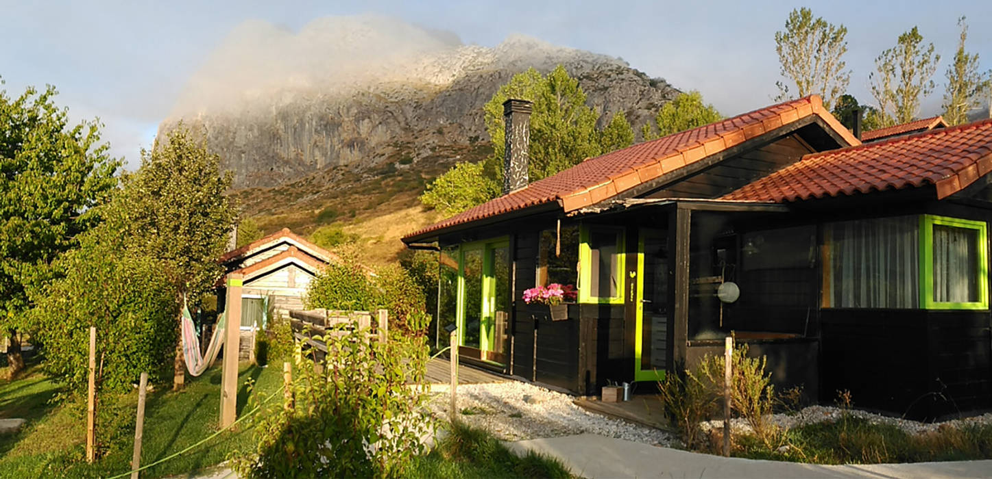 RUSTICASA | Cabañas Patagónicas | Primavera, RUSTICASA RUSTICASA Espacios comerciales Madera maciza Multicolor Hoteles