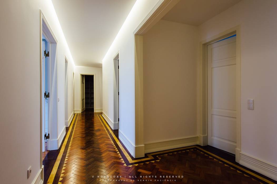 homify Eclectic corridor, hallway & stairs