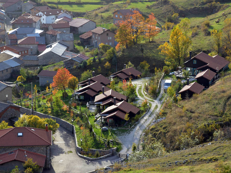 RUSTICASA | Cabañas Patagónicas | Outono, RUSTICASA RUSTICASA Espacios comerciales Madera maciza Multicolor Hoteles