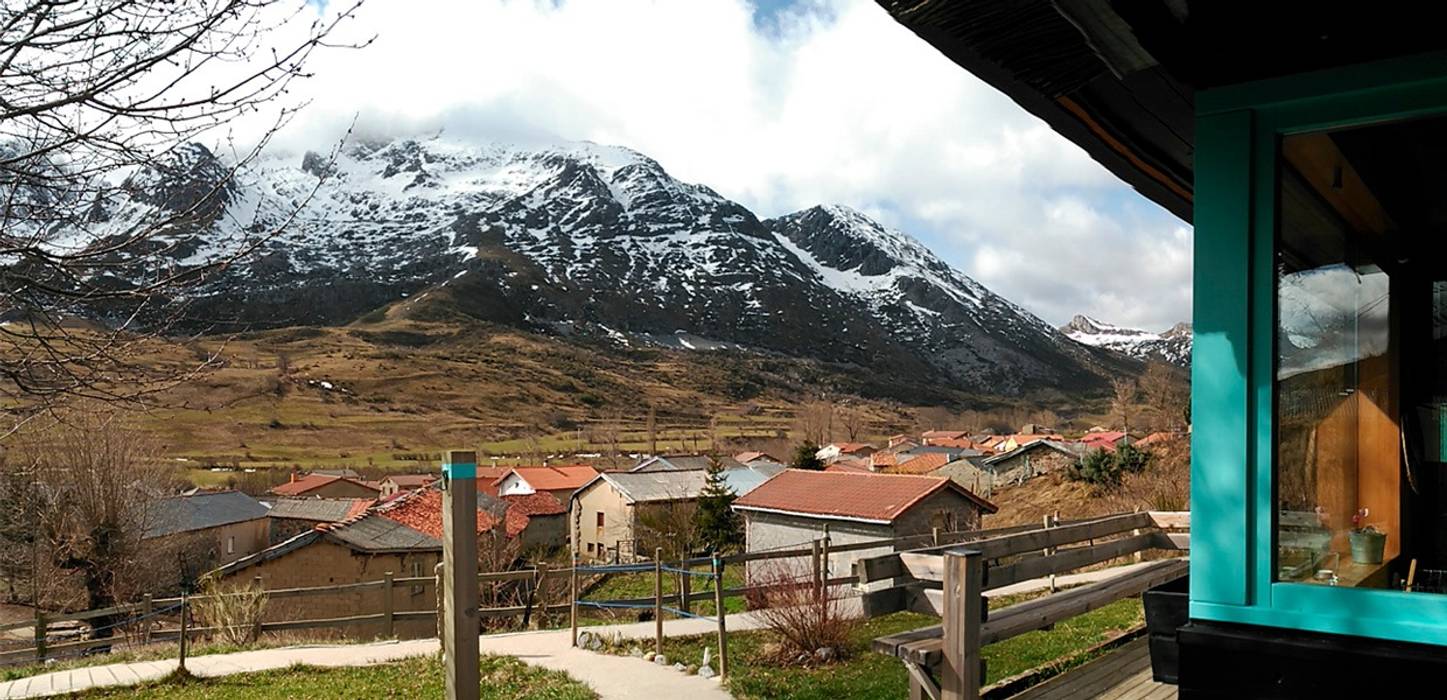 RUSTICASA | Cabañas Patagónicas | Inverno, RUSTICASA RUSTICASA Espaços comerciais Madeira maciça Multicolor casa,Casa Pré-fabricada,casa de madeira,madeira,exterior de madeira,parede de painéis de madeira,Rusticasa,Hotéis