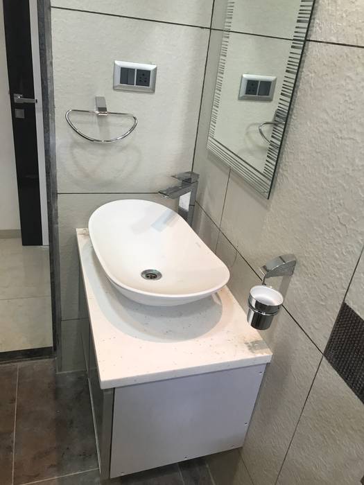 Luxury Interior Design 3 BHK Flat, Nabh Design & Associates Nabh Design & Associates Minimalist style bathroom Ceramic