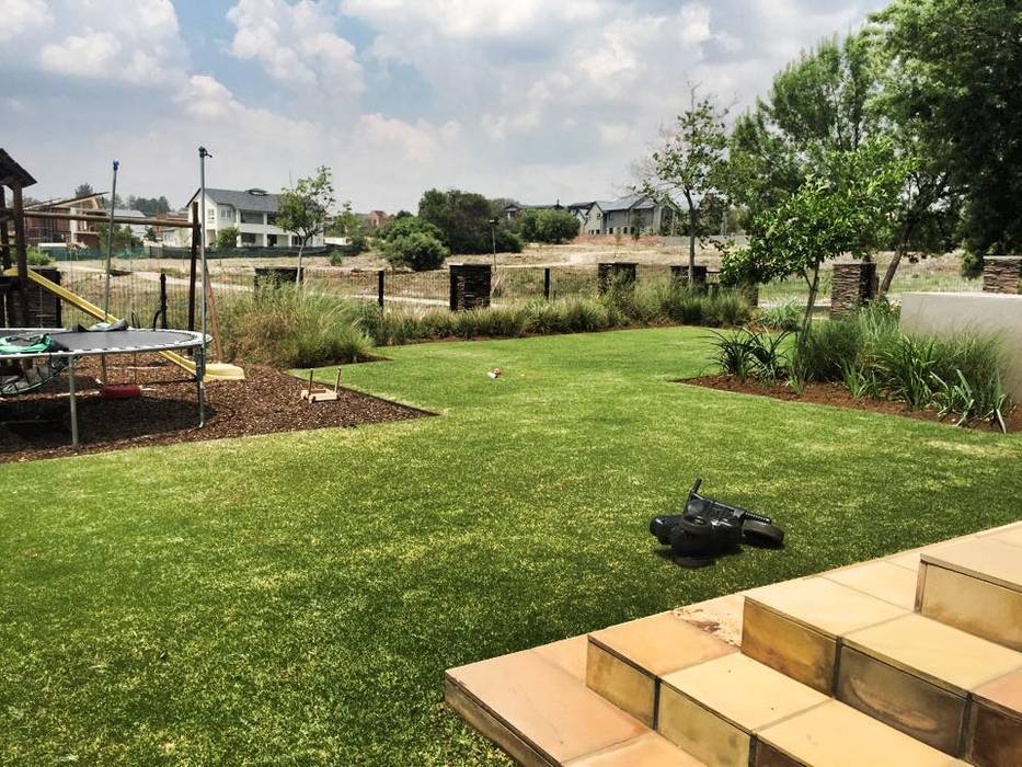 Urban Bushveld garden, Acton Gardens Acton Gardens Jardines de estilo rural