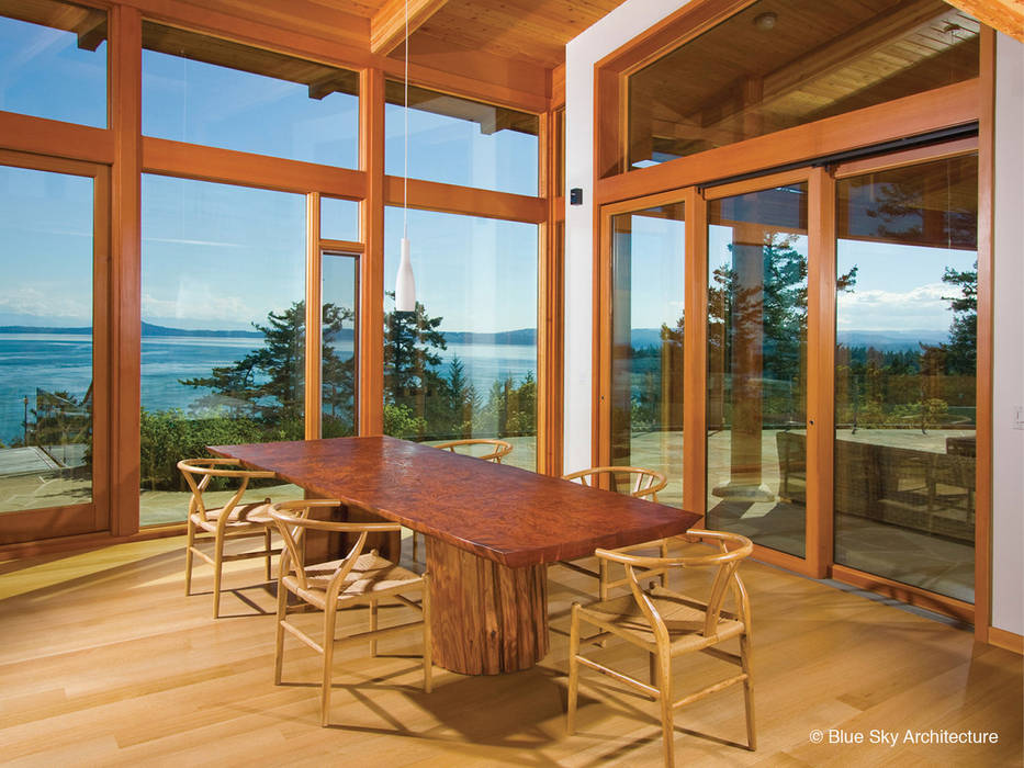 Solar Crest House, Helliwell + Smith • Blue Sky Architecture Helliwell + Smith • Blue Sky Architecture Modern kitchen Wood Wood effect Table,Sky,Shade,Wood,Fixture,Door,Tree,Interior design,Wood stain,Plant