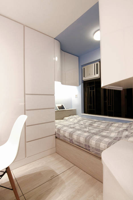 18 Renovation - 沙田穗禾苑, Corner-S Architectural Design (Australia) Corner-S Architectural Design (Australia) Modern style bedroom Furniture,Cabinetry,Comfort,Wood,Bed frame,Building,Bed,Interior design,Flooring,Floor