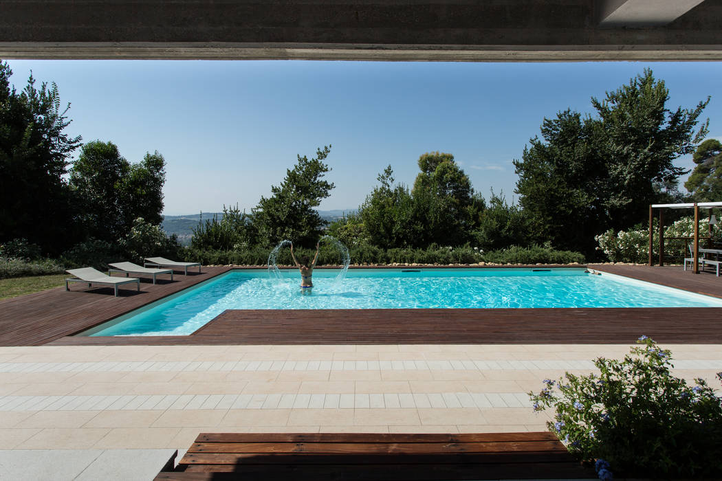 PGL | Piscina con serra sulle colline Pesaresi, PLUS ULTRA studio PLUS ULTRA studio Pool