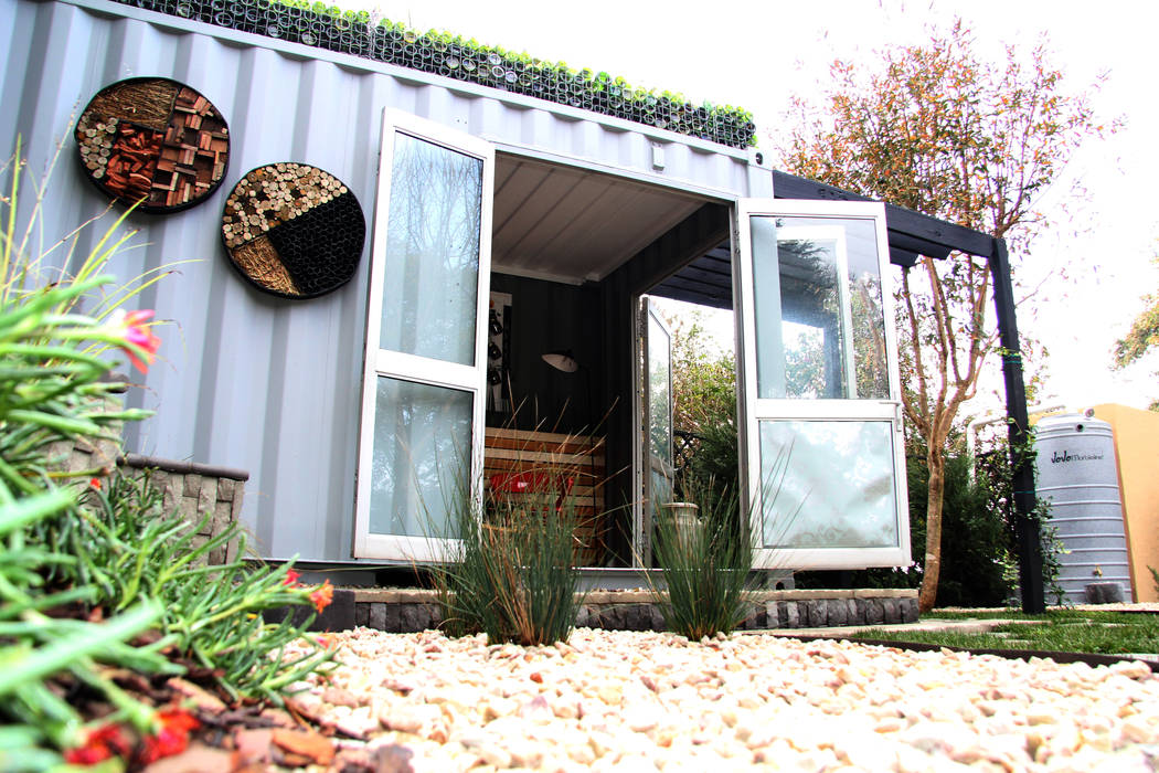 Roof garden on container home Acton Gardens Industrial style houses Metal Blue