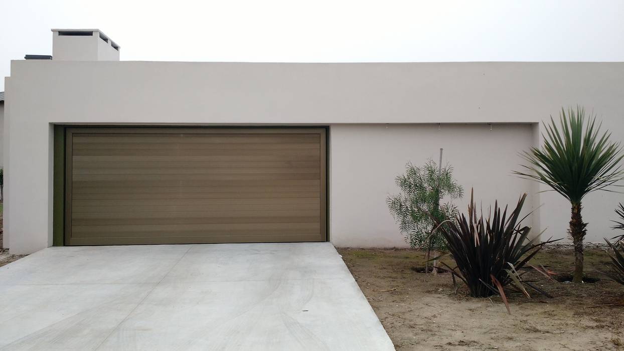 Proyecto Quincho en Las Rosas, ARBOL Arquitectos ARBOL Arquitectos Garage Doors