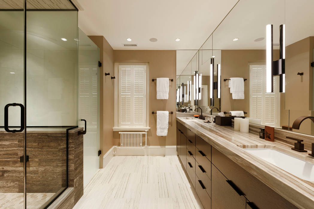 Luxury Kalorama Condo Renovation in Washington DC, BOWA - Design Build Experts BOWA - Design Build Experts Ванная комната в стиле минимализм