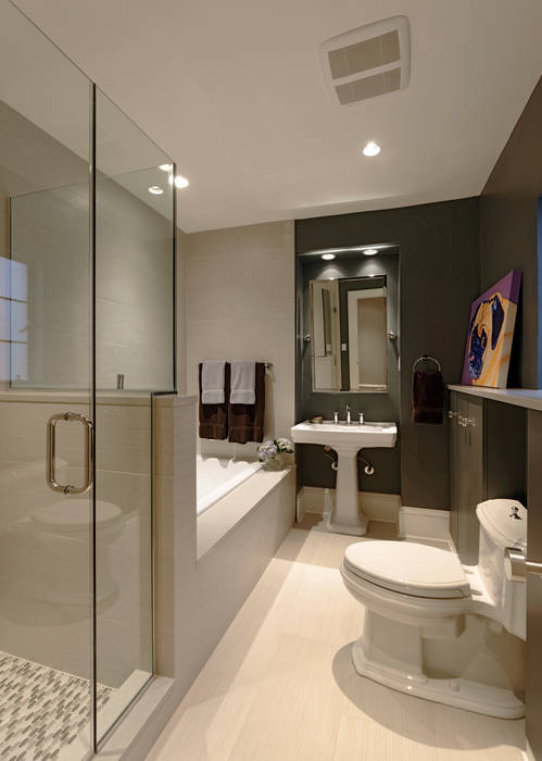 Luxury Kalorama Condo Renovation in Washington DC, BOWA - Design Build Experts BOWA - Design Build Experts Minimalistyczna łazienka