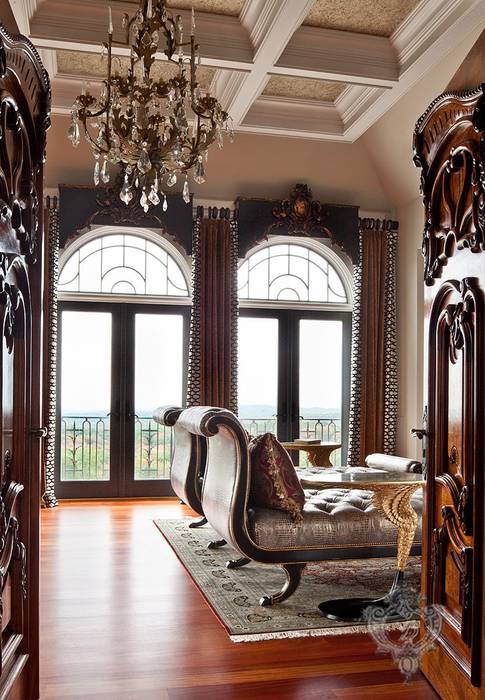 Old World Charm, Kellie Burke Interiors Kellie Burke Interiors Klasik Yatak Odası
