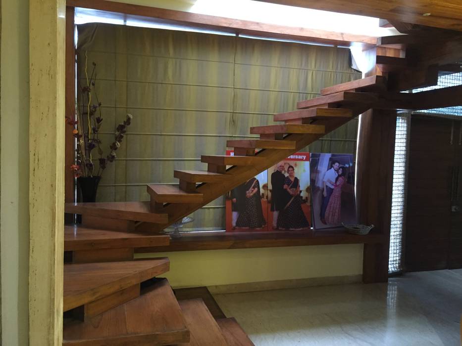 bar , Vinyaasa Architecture & Design Vinyaasa Architecture & Design Escaleras Madera Acabado en madera Escaleras