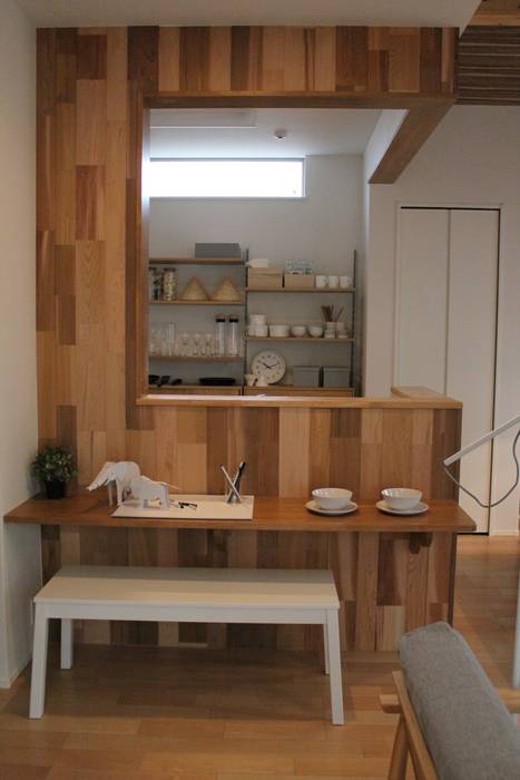 Model Room Funabashi City, コト コト Salas multimedia de estilo escandinavo Madera Acabado en madera Muebles