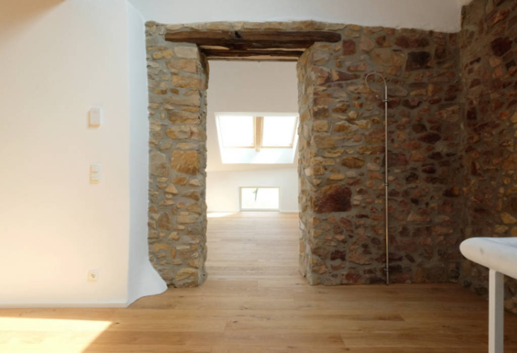 Denkmalsanierung Eines Bauernhofes Wohnzimmer Im Landhausstil Von