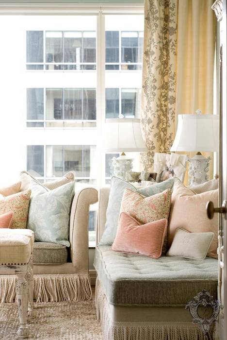 Boston Meets Paris, Kellie Burke Interiors Kellie Burke Interiors クラシックデザインの リビング