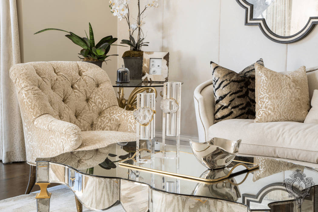 Glam House, Kellie Burke Interiors Kellie Burke Interiors Salas de estar clássicas