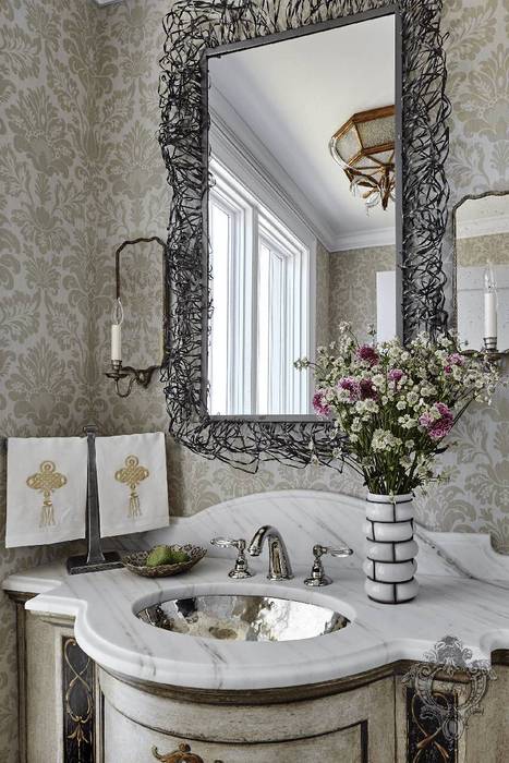 Glam House, Kellie Burke Interiors Kellie Burke Interiors Baños de estilo clásico