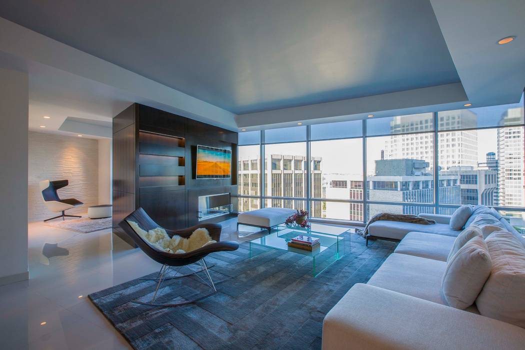 Skyline Flat in Rosslyn, FORMA Design Inc. FORMA Design Inc. モダンデザインの リビング