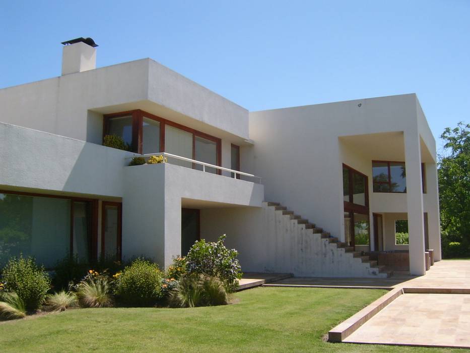 Casa Masay homify Casas de estilo mediterráneo Ladrillos