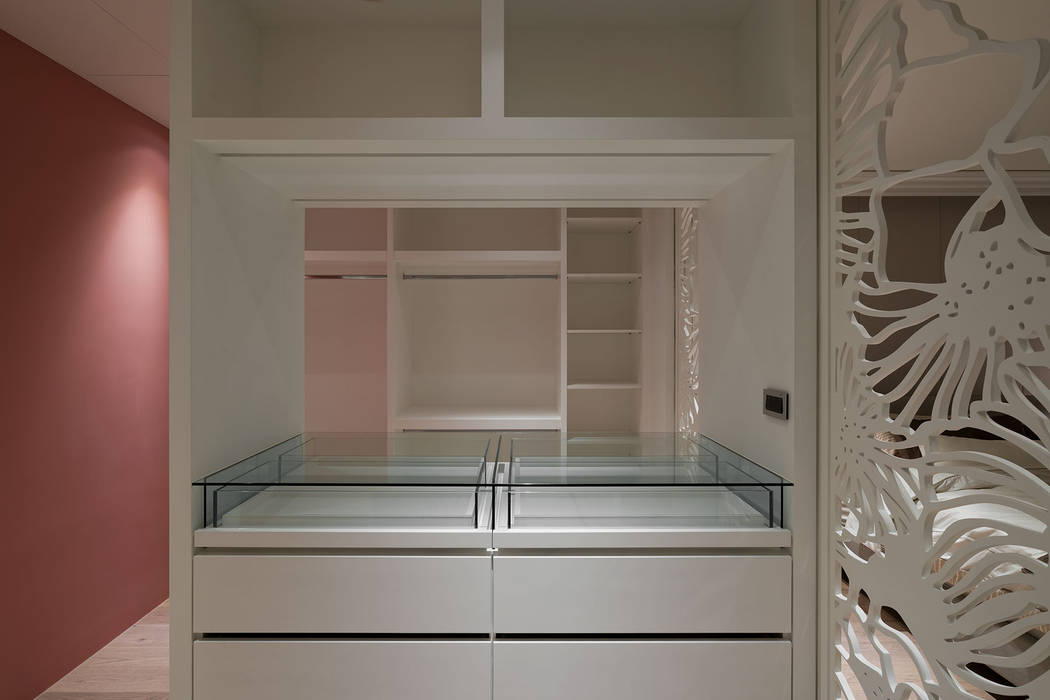 House D 鄧宅, 構築設計 構築設計 Closets de estilo moderno