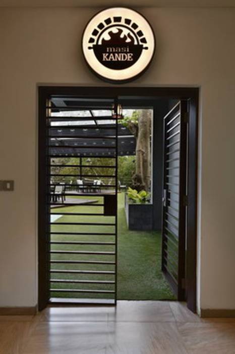 Mansi Kande-Entrance Studio - Architect Rajesh Patel Consultants P. Ltd Modern hotels Entrance