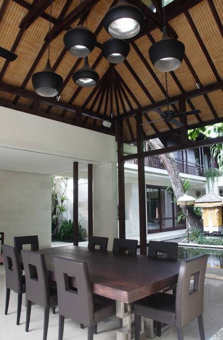 Halekulani Villa, Seminyak Bali Indonesia, Credenza Interior Design Credenza Interior Design ห้องทานข้าว เก้าอี้และม้านั่ง