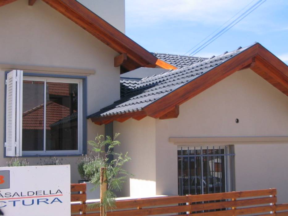 Duplex calle Centenario, Exterior Dario Basaldella Arquitectura Casas de estilo clásico