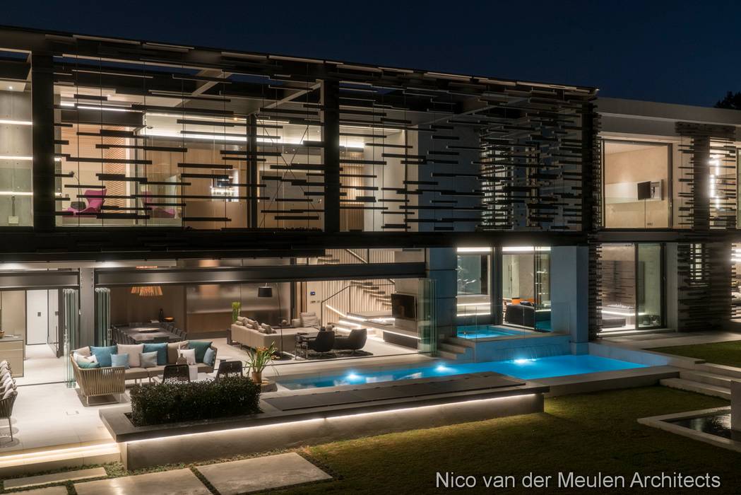 Rear Facade & Swimming Pool Nico Van Der Meulen Architects Modern houses