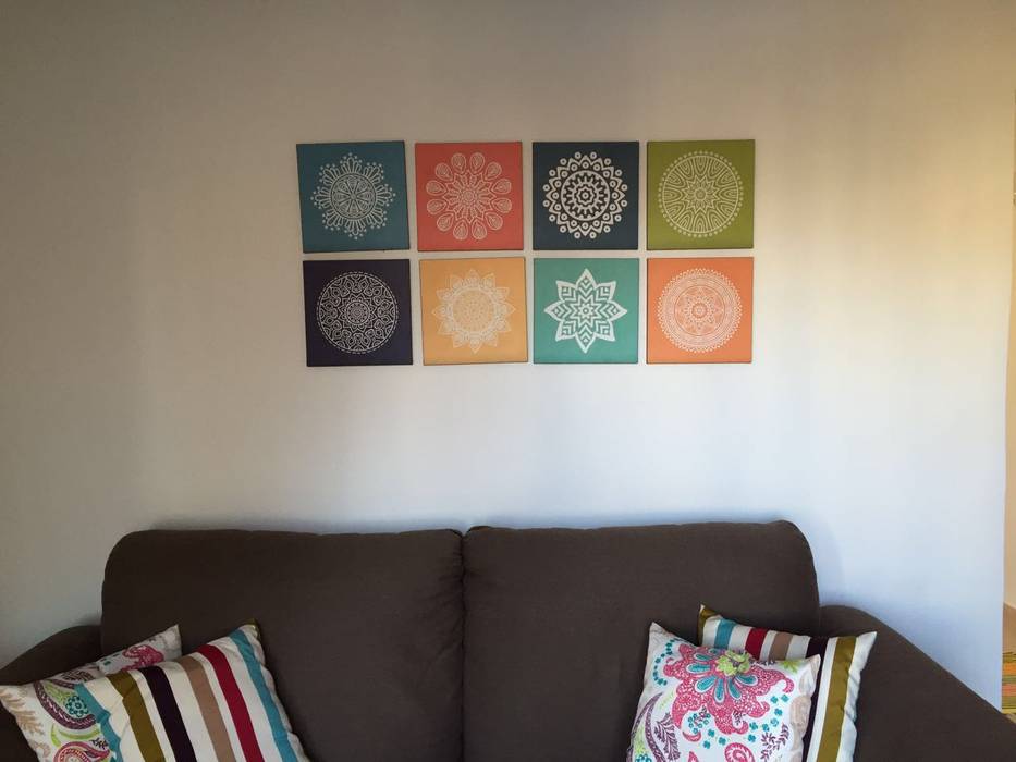 Mandala Pattern , WALL PLUS WALL PLUS Salas de estilo minimalista Tablero DM Accesorios y decoración